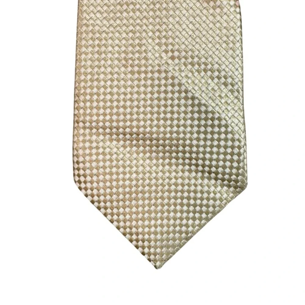 Donald J Trump Signature Collection Gold Silk Basketweave Men's Necktie 59x3.75
